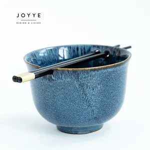 Joyye 핫 세일 국수 그릇 세라믹 그릇 세트 젓가락 도매 블루 반응성 유약 라면 그릇