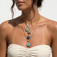 Collier tendance pour femme en acier inoxydable plaqué or avec pendentif en pierre naturelle en forme d'animal et de fleur (Lapis Lazuli, Amazonite) – Idéal comme cadeau