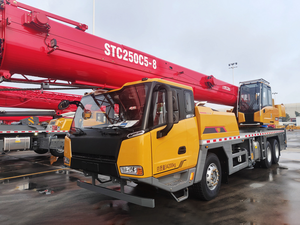 รถเครนออกแบบขั้นสูง STC250C5-8 ความจุ <span class=keywords><strong>25</strong></span> ตัน ยกสูง 50 เมตร กำลังไฟ 230 กิโลวัตต์ - Product Image 2
