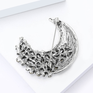 Spilla a Forma di Luna con Strass per Donne, <span class=keywords><strong>Elegante</strong></span> Accessorio per Abiti e Completi, Gioiello da Bavero a Forma di Luna - Product Image 3