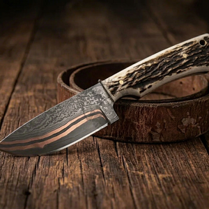 Cuchillo de Caza Vaquero Occidental Hecho a Mano, Nueva Edición 2026, con Hoja de Acero Damasco de Cobre Cu Mai, Punta Caída y Espiga Completa, OEM, con Empuñadura de Asta de Ciervo - Product Image 1