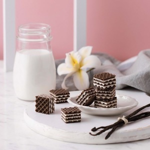 Spuntini asiatici Oreo biscotti all'ingrosso Oreo Wafer biscotti piccolo quadrato cioccolato nocciola sapore 42g - Product Image 4