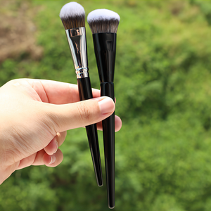 Cangzhou brocha de maquillaje de seda Natural para la cara 47mm Tubo negro pendiente base corrector cabello no comer polvo Halo Natural - Product Image 6