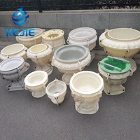 Moules en plastique pour pots de fleurs en béton