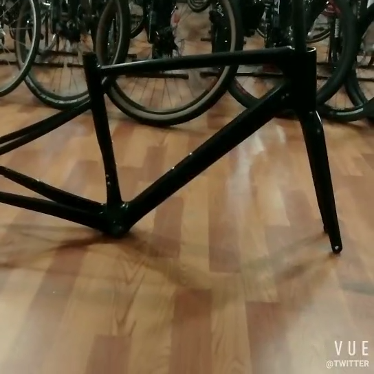 TWITTER 700cc 外装8段変速 フレーム軽量アルミ製 フレーム48cm