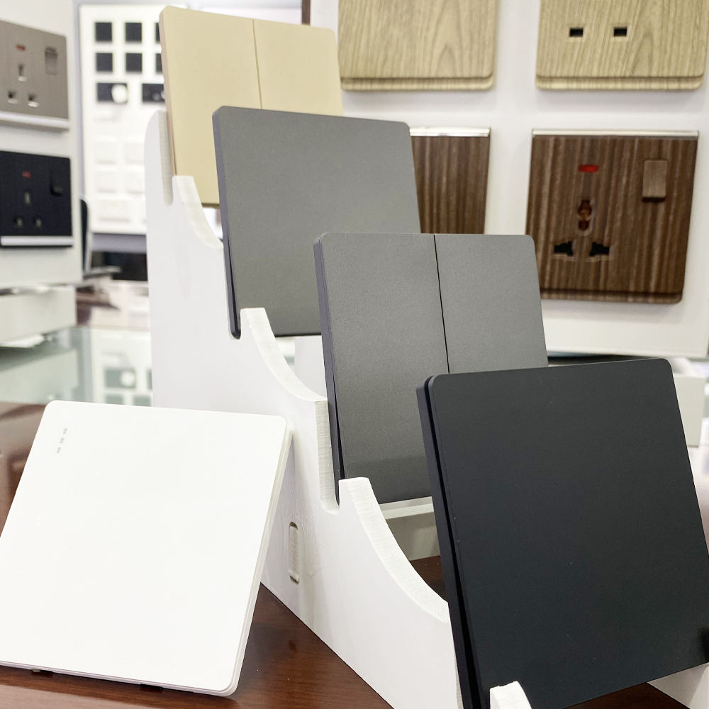 Factory Wholesale / UK Standard Wall Socket Switch / PC Panel / Skin-friendly Feel / Scratch-resistant / 10A 16A 250V Ultra-thin