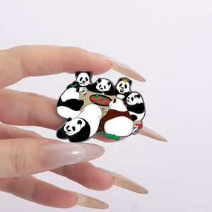 パンダ食べる竹とホットポットエナメルピン魅力的に素朴なパンダブローチかわいい漫画パンダラペルバッジ服ジュエリーギフト - Product Image 4