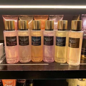 Victorias <span class=keywords><strong>Secret</strong></span> Velvet Petal Shimmer Mist, Spray Corporal con Brillo Radiante, Hidratante, Humectante, Aroma Duradero, 250 ml - Product Image 1