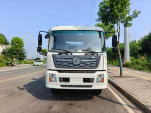 Camion de transport de voitures à double étage Dongfeng 4x2, capacité de 4 voitures par trajet, pour le transport de véhicules et le sauvetage routier - Product Image 2