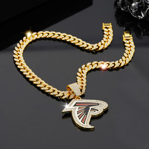 Collares Colgantes de Campeonato de los Atlanta Falcons al por Mayor, Joyería de Moda Hiphop Chapada en Oro de Aleación de Zinc con Cadenas de Eslabones Cubanos - Product Image 4