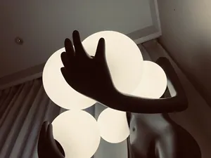 Escultura de Resina Abstracta Grande de Figura Humana con Pantalones, Adorno Decorativo para Paisajes y Artesanía de Suelo, Venta al por Mayor <span class=keywords><strong>2022</strong></span> - Product Image 1
