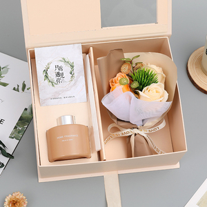 Bán buôn sang trọng Ngày Valentine bó Hoa Quà Tặng nhãn hiệu riêng Hoa hồng xà phòng hoa sậy khuếch tán Hộp Quà Tặng đặt 120ml - Product Image 1