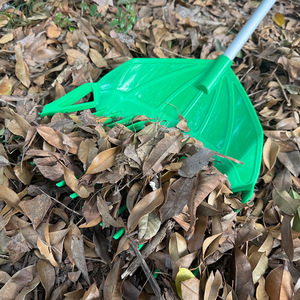 PINSHUN Râteau de jardinage en plastique vert pour l'agriculture, pour ramassage d'herbe et de feuilles, ameublissement du sol, semis, fourche à fourrage, outil pelle, manche en bois - Product Image 6