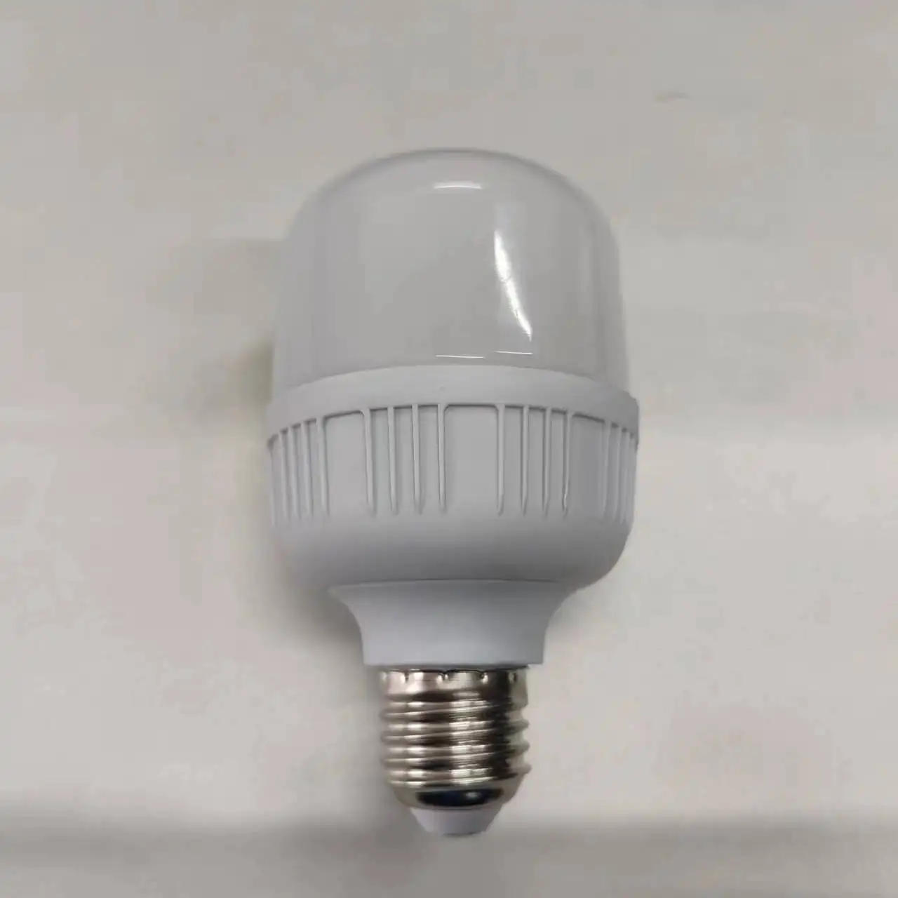 卸売T60 10w E27 DOB 85-265V 8000-9000K LED T字型電球照明家庭用