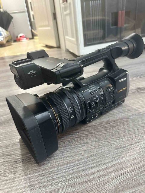 Hot Sale Sonys HXR-NX3 NXCAM NXCAM Camcorder Full HD  Conference Camera