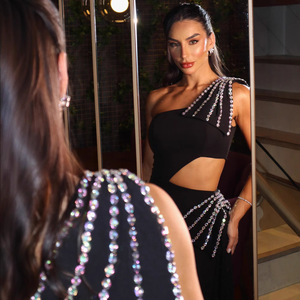 Robe <span class=keywords><strong>de</strong></span> soirée <span class=keywords><strong>de</strong></span> luxe à strass 2026, asymétrique à une épaule, avec découpes à la taille - Product Image 3