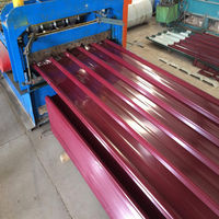 Fabrication de tôles de toiture en aluminium ondulé de couleur vin rouge