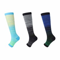 Chaussettes de compression sportives personnalisées avec logo OEM KTS268, en nylon 15-20 mmHg, à jambe large, à bout ouvert, amincissantes