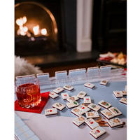 Elegante Juego de Mahjong Americano con Grabado Profundo de Navidad en una Aldea de Esquí y Nieve, Acrílico Azul Crema para Fiestas en Casa y Regalo de Navidad