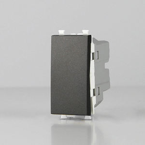 สวิตช์ไฟฟ้าติดผนังบ้านพลาสติกสีขาวมาตรฐาน EU ขนาดเล็ก รุ่น 1 ทาง <span class=keywords><strong>HMN</strong></span> KM111S มาตรฐาน IP21 ดีไซน์ทันสมัย - Product Image 6