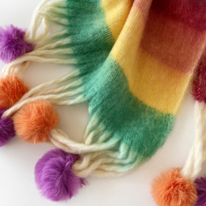 Écharpe tricotée artisanale tie-dye à pompons pour femme, nouveau style coréen, chaude et épaisse, protection contre le froid, cache-cou - Product Image 3