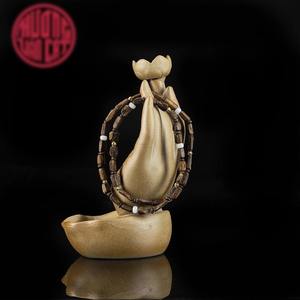 Bracelet en bois d'agar naturel entièrement enrobé avec accents dorés – Perles de bois d'oud à haute teneur en résine, (8,4 g) - Product Image 1