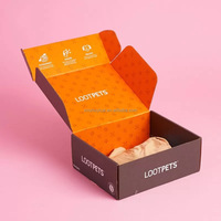 Boîte d'expédition en carton ondulé noir personnalisée et écologique, petite et robuste, pour l'expédition de chaussettes avec gaufrage en fourrure