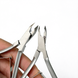 Cortacutículas de Acero Inoxidable, Alicates para Cutículas con Cuchilla Curva, Herramienta Profesional para el Cuidado de Uñas de Manos y Pies - Product Image 1