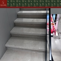 Escalier en marbre blanc Aran GOLDKING, pierre blanche pour villas, hôtels, maisons de luxe, projets commerciaux, fourniture de dalles découpées sur mesure
