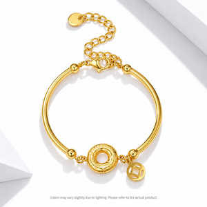 Bracelet jonc pour femme en acier inoxydable doré, design tube incurvé avec breloques gravées en forme de donut et de pièce de monnaie, réglable 12+5 cm - Product Image 1