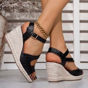 Sandales compensées pour femme à bout ouvert en cuir véritable avec semelle en paille et fermeture à boucle, style été, chaussures rehaussantes - Product Image 4