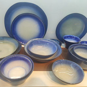 Round Shape 10 inch Japanese Style Blue Spray Colors Gradient Reactive Blue Dinning Plate Sets Sandy Clay Speckled Effect Plates