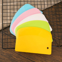 Lot de 3 racloeurs à gâteau écologiques en plastique, lisseurs à glaçage, peignes à glaçage, découpeurs de pâte trapézoïdaux, spatules de cuisine, outils de pâtisserie