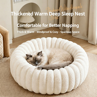 Lit pour chat rond en peluche douce comme un nuage, pour un sommeil profond, épais, chaud, coupe-vent, nid pour chat fermé, base antidérapante, maison pour chat d'intérieur spacieuse