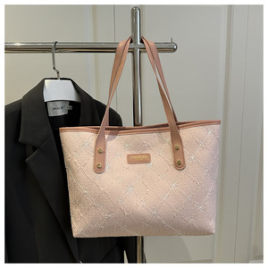 Bolso Tote de Mujer, Gran Capacidad, Impermeable, de Cuero PU, Abertura Superior, Listo para la Playa, Detalle de Bordado, Colección Otoño/Invierno - Product Image 3