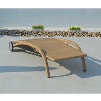 Chaise longue de piscine en rotin simple et confortable de Foshan