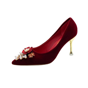 Nouvelles chaussures de <span class=keywords><strong>mariage</strong></span> pour femmes en perles rouges à talons hauts et peu profonds de petite taille - Product Image 5