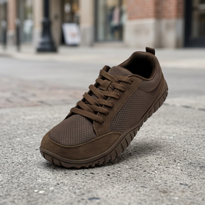 Zapatillas Deportivas Unisex de Malla con Suela de Goma y Entresuela de EVA, Color Marrón, para Uso en Interiores y Exteriores - Product Image 3