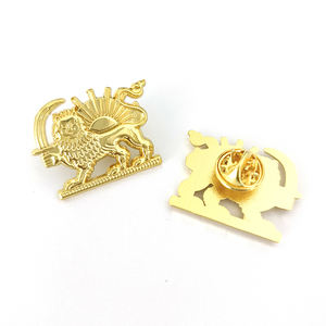 Broches et épingles en émail en métal doré, motifs Lion, Soleil et Couronne iraniens, avec carte et drapeau de l'Iran, représentant l'Iran national, le Golfe Persique et la Mer Caspienne - Product Image 3