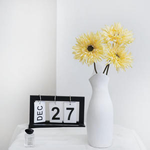 โต๊ะ<span class=keywords><strong>ดอก</strong></span><span class=keywords><strong>เบญจมาศ</strong></span>พิมพ์ลายดอกไม้พลาสติกจำลองใช้ในฤดูใบไม้ร่วงสำหรับตกแต่งบ้านและโรงแรม - Product Image 3