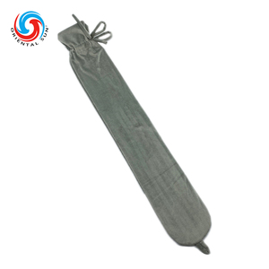 Long sac à eau chaude en fausse fourrure 2L avec housse polaire pour bouillotte en caoutchouc BS fabrication - Product Image 1