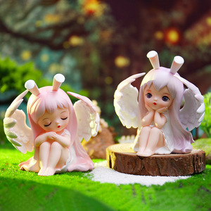 La statuetta dell'Angioletto di Anna, una graziosa decorazione da tavolo per bambine, è disponibile all'ingrosso direttamente dalla nostra fabbrica. - Product Image 1