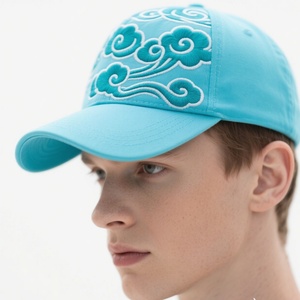 Gorra de Béisbol Trucker Deportiva de 5 Paneles de Algodón Orgánico de Perfil Bajo con Logotipo Personalizado Bordado al por Mayor - Product Image 1