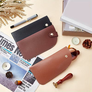 <span class=keywords><strong>Estuche</strong></span> <span class=keywords><strong>para</strong></span> Gafas de Sol de Cuero PU Resistente a los Arañazos, Elegante y Portátil <span class=keywords><strong>para</strong></span> Uso Diario y de Viaje, Bolsa de Almacenamiento <span class=keywords><strong>para</strong></span> Gafas de Sol <span class=keywords><strong>para</strong></span> Mujer - Product Image 3