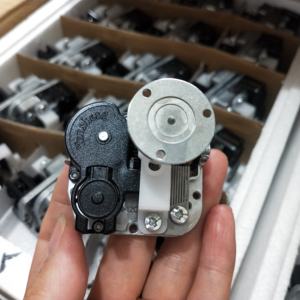 <span class=keywords><strong>Meccanismo</strong></span> di musica giocattolo multiplo di alta qualità di fabbrica carica il movimento automatico <span class=keywords><strong>meccanismo</strong></span> di carillon personalizzato - Product Image 3