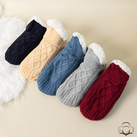 Chaussettes d'intérieur confortables et douces en coton pour femme, antidérapantes, épaisses, tendance, collection hiver, chaudes