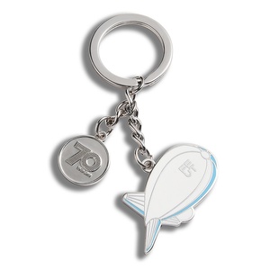 Llavero Metálico Pequeño con Diseño Creativo de Pez y Logotipo Serigrafiado para Festivales - Product Image 5