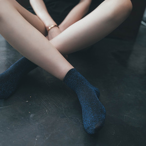 Chaussettes courtes de haute qualité pour filles, tube moyen vertical, mode printemps et été, fines, fil doré et argenté, chaussettes courtes 2025 - Product Image 2