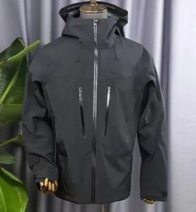 Chaqueta de exterior con capucha y cremallera ligera de alto rendimiento unisex - Product Image 3