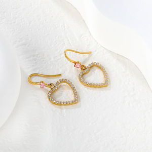 Pendientes de diamantes en forma de corazón, diseño de abanico hueco chapado en oro para mujer, uso diario - Product Image 3